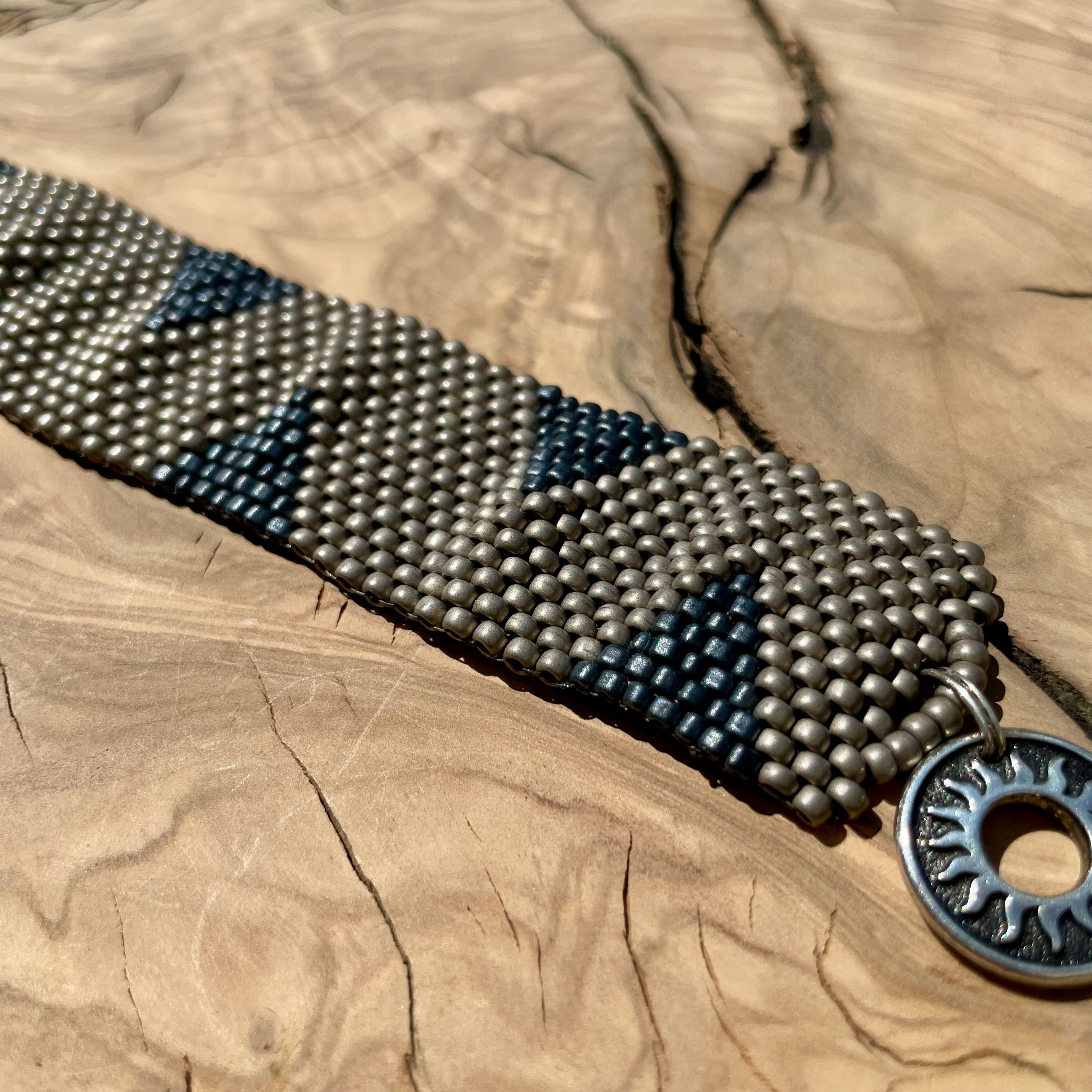 Reptile Bracelet (Grey/Blue)