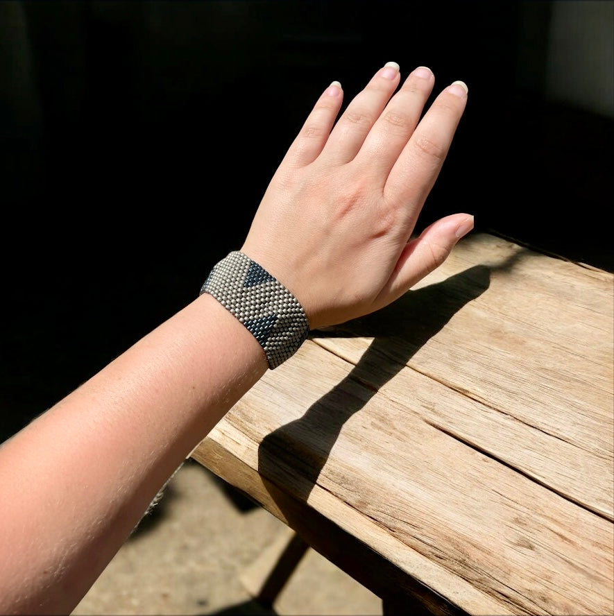 Reptile Bracelet (Grey/Blue)