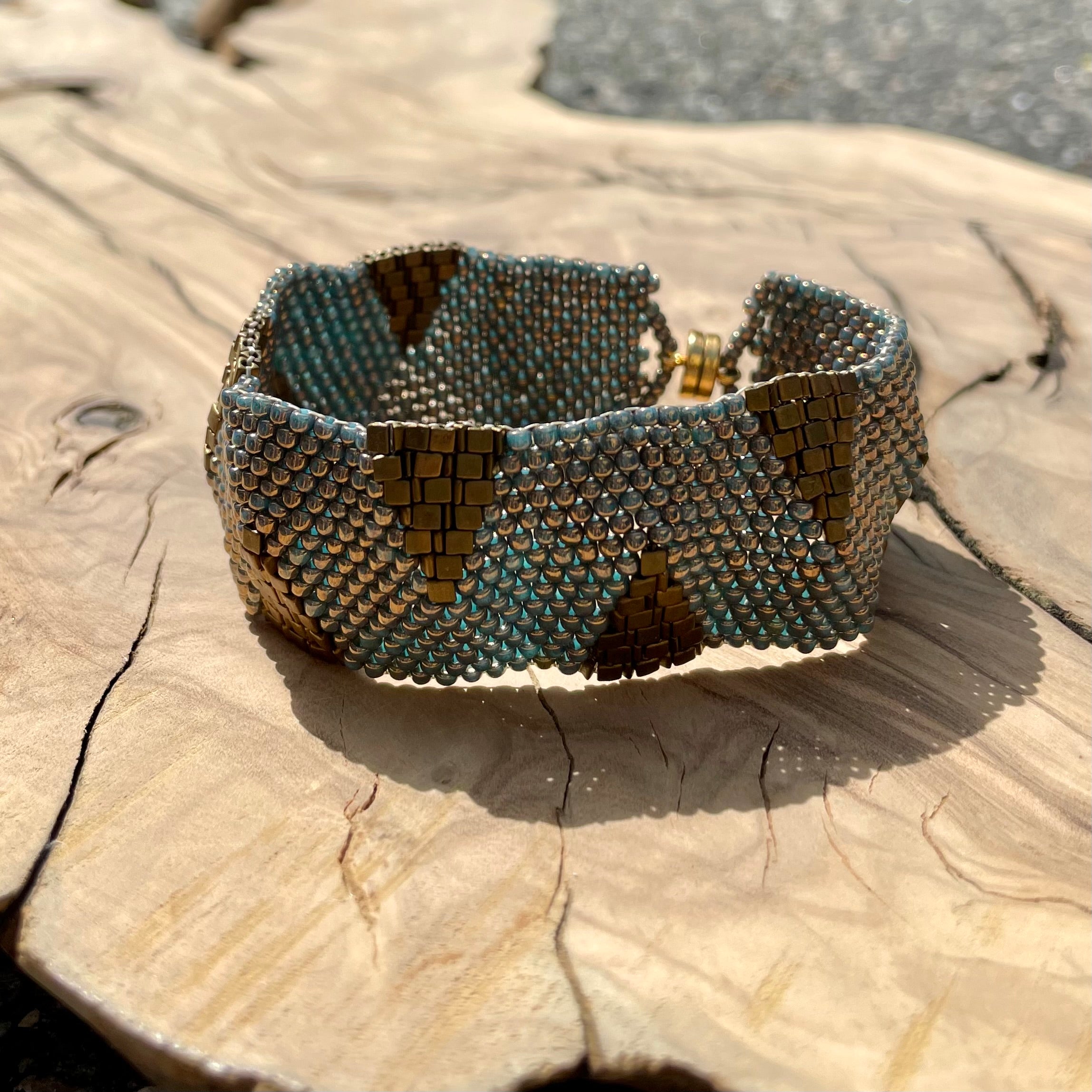 Reptile Bracelet (Iridescent/Gold)