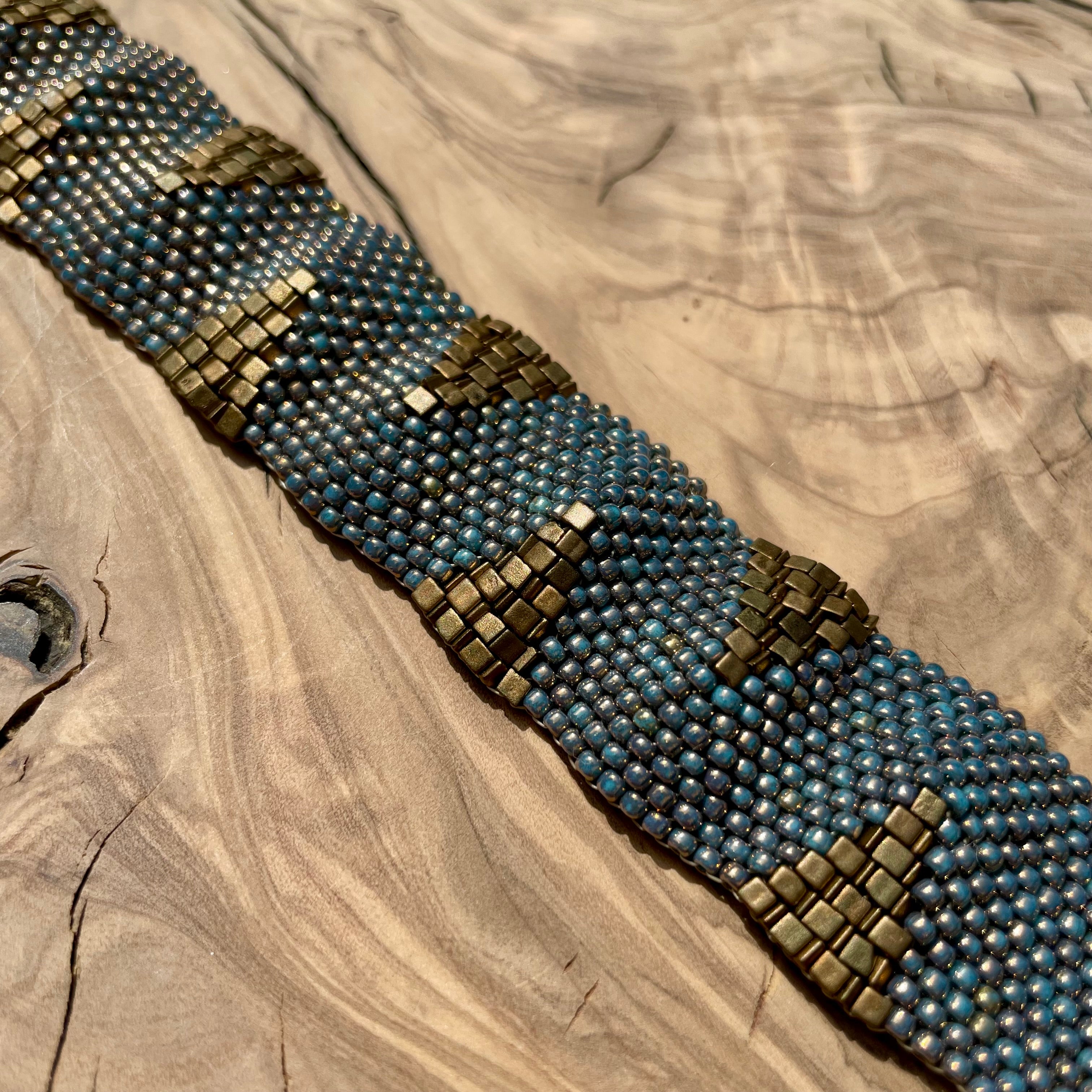 Reptile Bracelet (Iridescent/Gold)