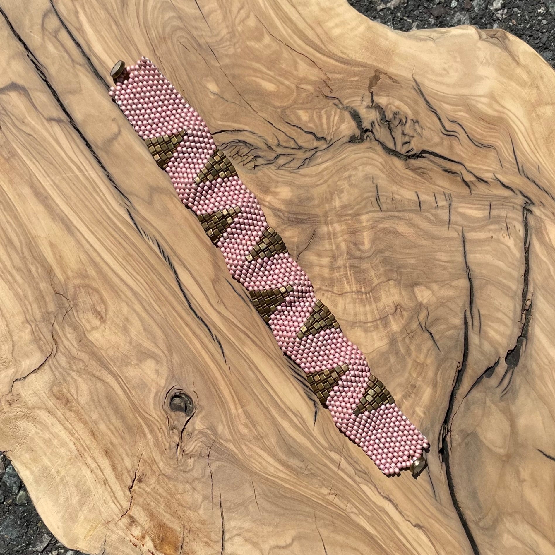 Reptile Bracelet (Pink/Gold)