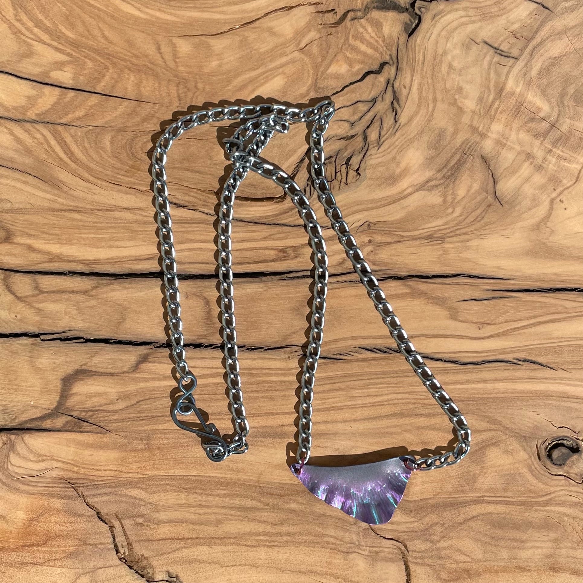 Wavy Triangle Nacklace